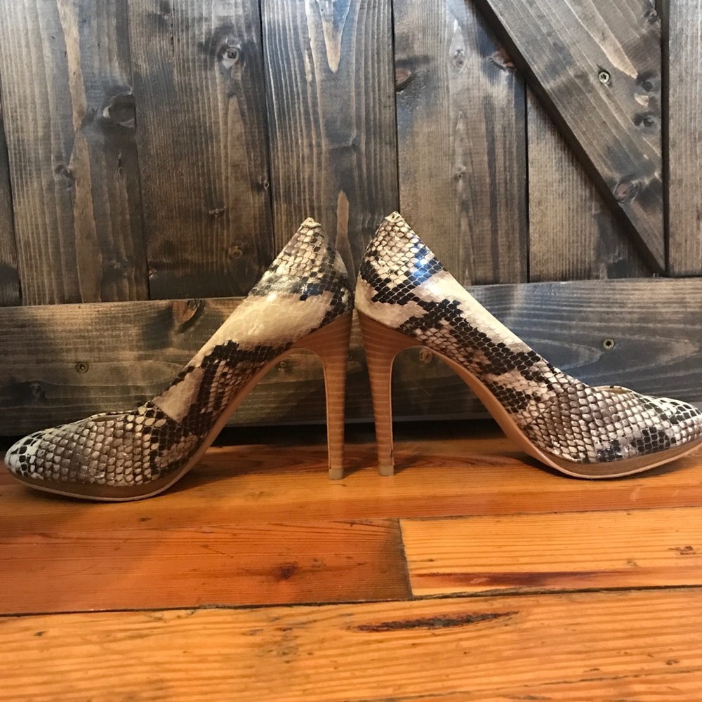 Mossimo Snakeskin Heels Size 6 - Picture 3 of 7